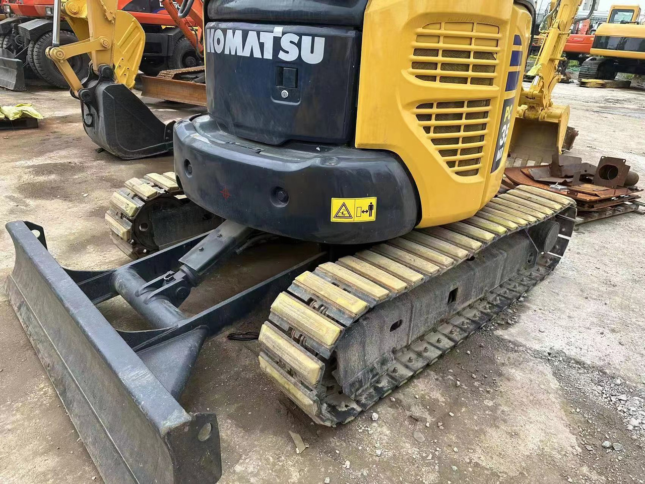 KOMATSU PC35 - Kāpurķēžu ekskavators: foto 4 KOMATSU PC35 - Kāpurķēžu ekskavators: foto 4