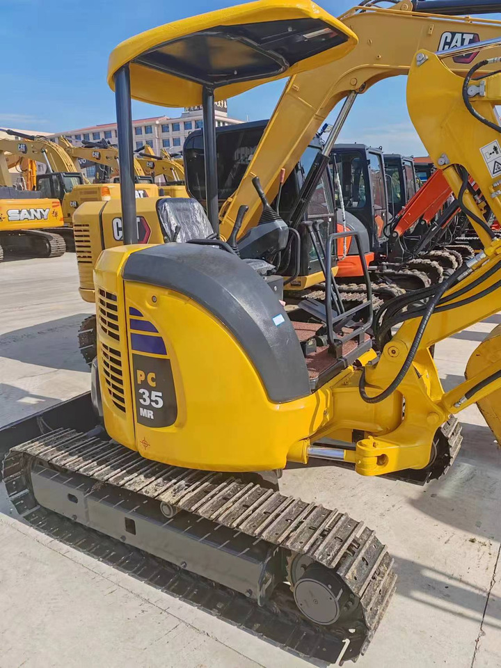 KOMATSU PC35 - Kāpurķēžu ekskavators: foto 1 KOMATSU PC35 - Kāpurķēžu ekskavators: foto 1