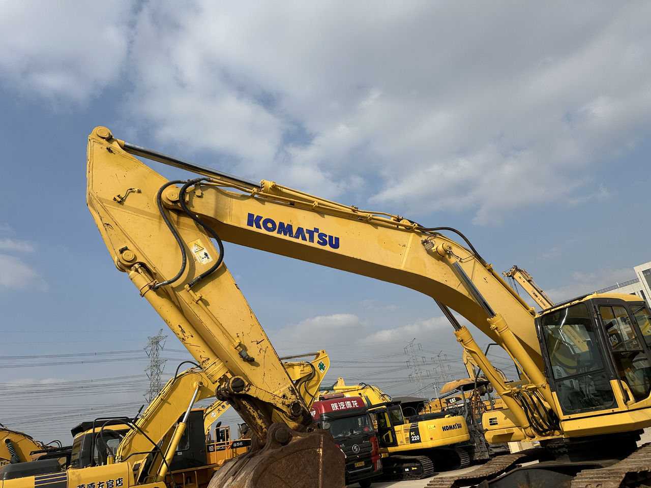 KOMATSU PC400-7 - Kāpurķēžu ekskavators: foto 5 KOMATSU PC400-7 - Kāpurķēžu ekskavators: foto 5