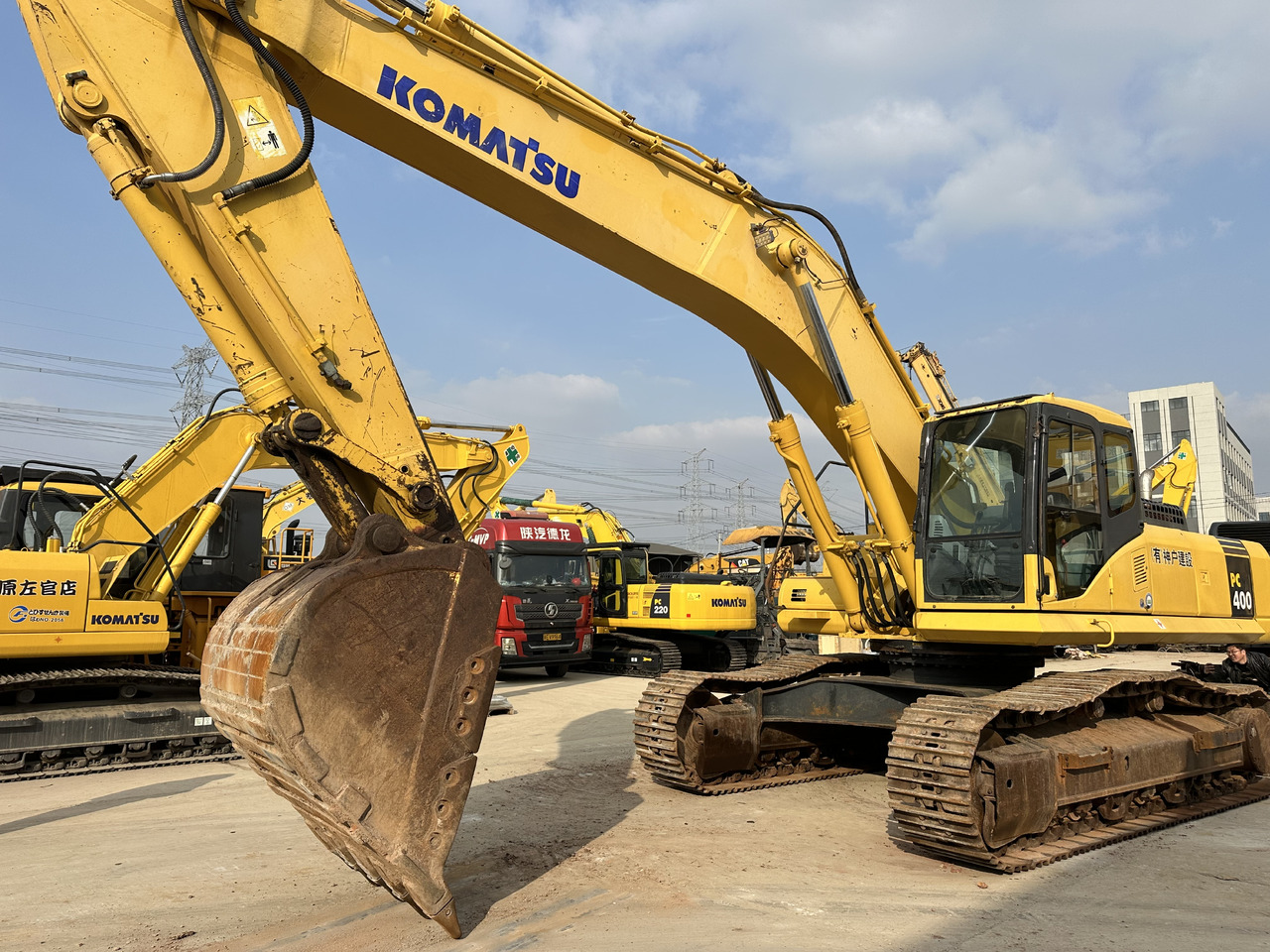 KOMATSU PC400-7 - Kāpurķēžu ekskavators: foto 1 KOMATSU PC400-7 - Kāpurķēžu ekskavators: foto 1