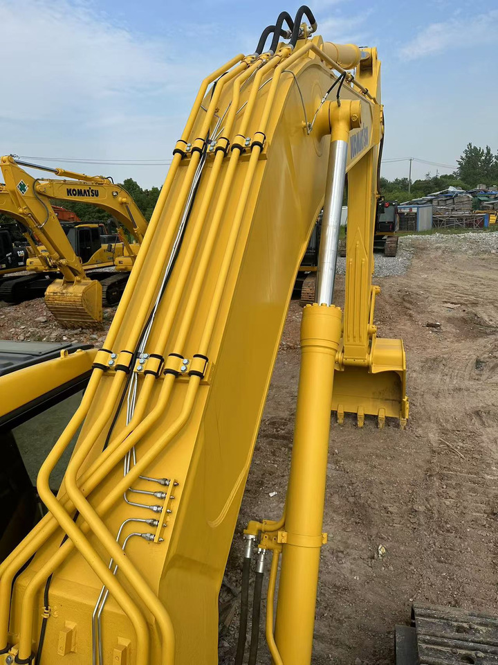 KOMATSU PC450-7 - Kāpurķēžu ekskavators: foto 3 KOMATSU PC450-7 - Kāpurķēžu ekskavators: foto 3
