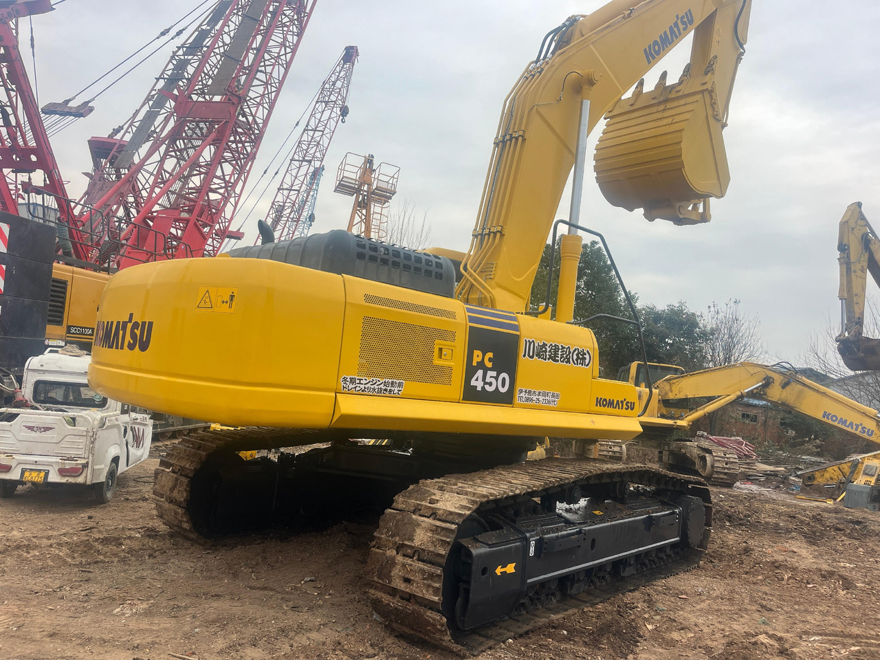 KOMATSU PC450-7 - Kāpurķēžu ekskavators: foto 2 KOMATSU PC450-7 - Kāpurķēžu ekskavators: foto 2