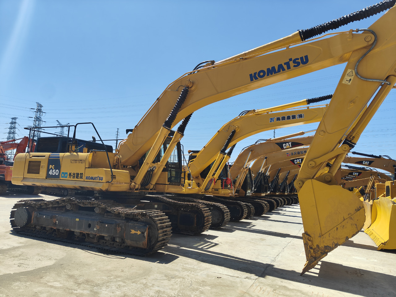 KOMATSU PC450-8 - Kāpurķēžu ekskavators: foto 2 KOMATSU PC450-8 - Kāpurķēžu ekskavators: foto 2