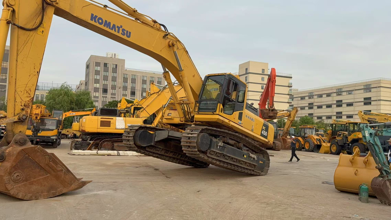 KOMATSU PC450-8 - Kāpurķēžu ekskavators: foto 2 KOMATSU PC450-8 - Kāpurķēžu ekskavators: foto 2