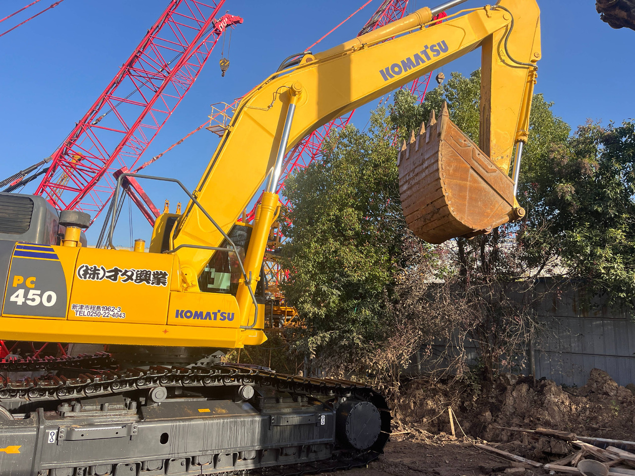 KOMATSU PC450-8 - Kāpurķēžu ekskavators: foto 4 KOMATSU PC450-8 - Kāpurķēžu ekskavators: foto 4
