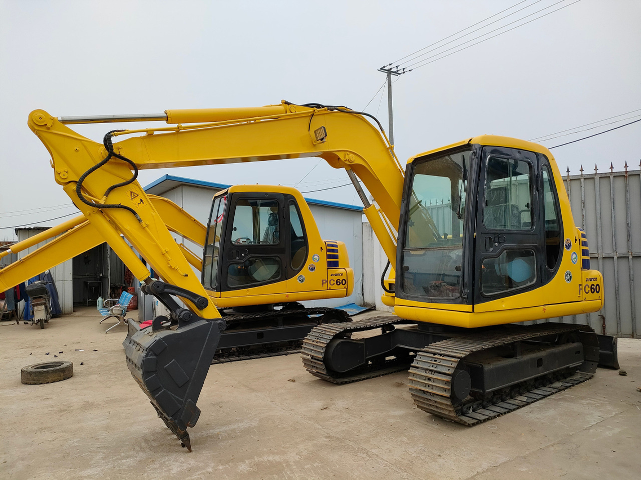 KOMATSU PC60-7 - Kāpurķēžu ekskavators: foto 1 KOMATSU PC60-7 - Kāpurķēžu ekskavators: foto 1