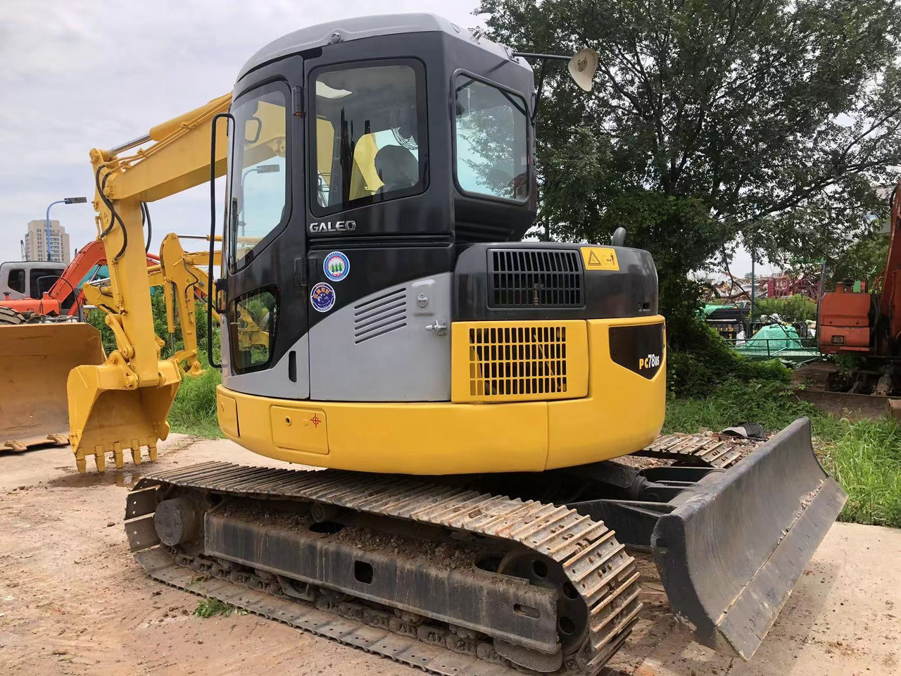 KOMATSU PC70-8 - Mini-ekskavators: foto 2 KOMATSU PC70-8 - Mini-ekskavators: foto 2