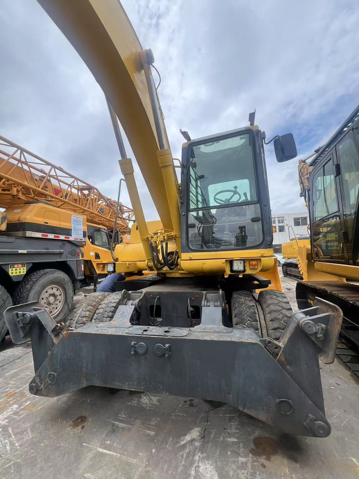 KOMATSU PW150 - Riteņu ekskavators: foto 3 KOMATSU PW150 - Riteņu ekskavators: foto 3