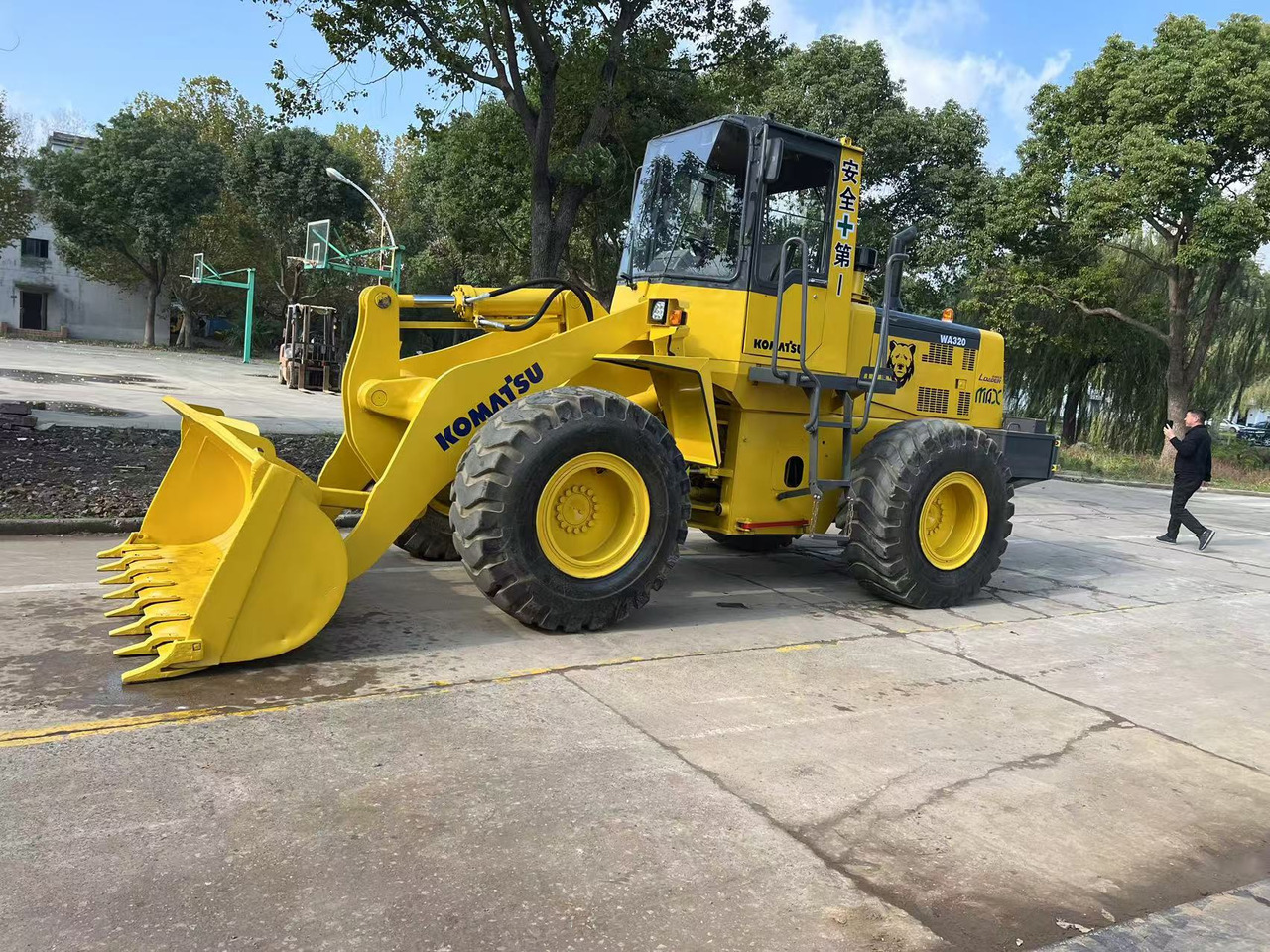 KOMATSU WA320-3 - Riteņu iekrāvējs: foto 1 KOMATSU WA320-3 - Riteņu iekrāvējs: foto 1