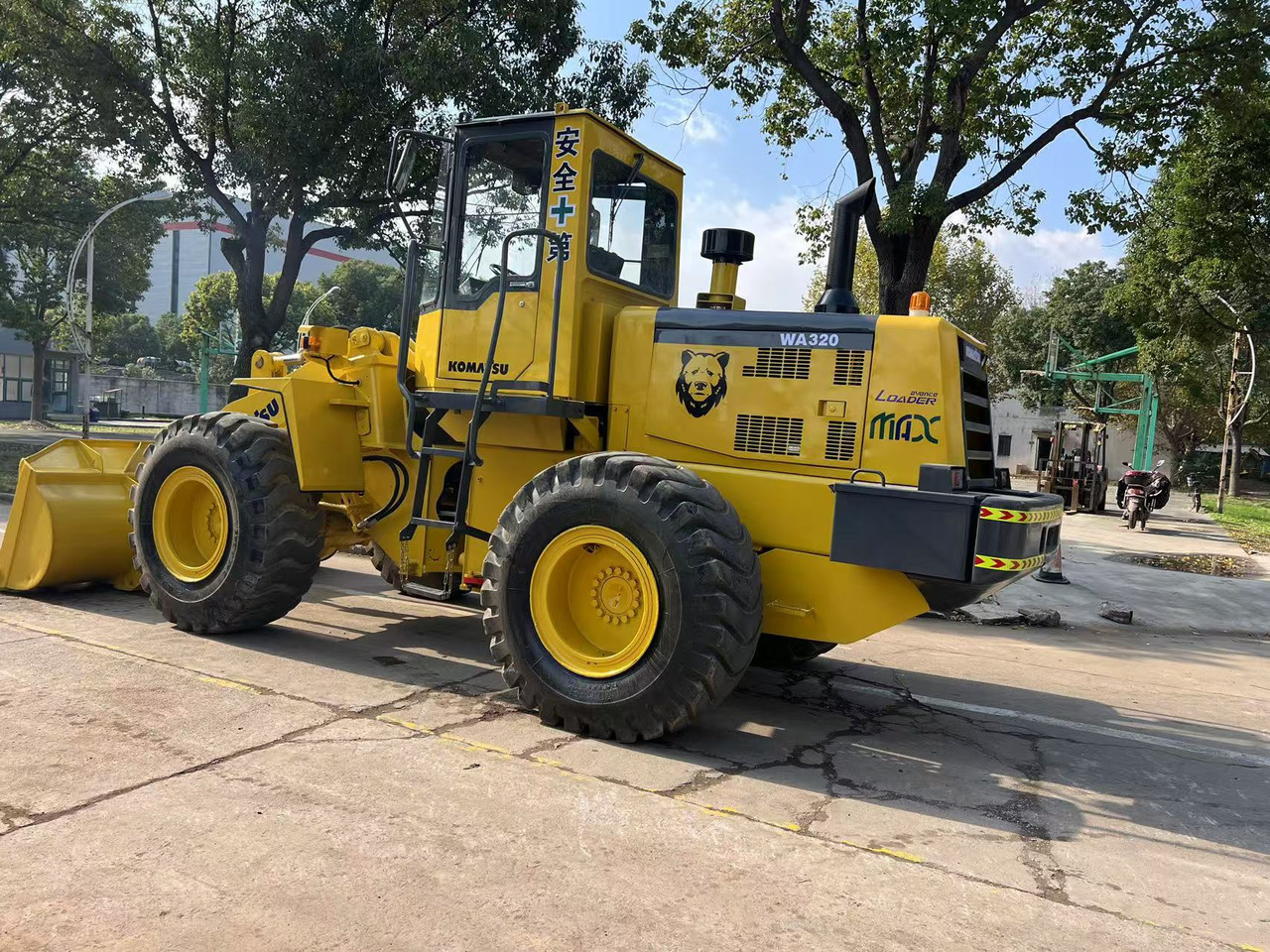 KOMATSU WA320-3 - Riteņu iekrāvējs: foto 4 KOMATSU WA320-3 - Riteņu iekrāvējs: foto 4
