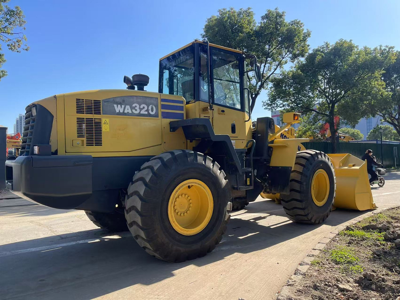 KOMATSU WA320-5 - Riteņu iekrāvējs: foto 4 KOMATSU WA320-5 - Riteņu iekrāvējs: foto 4