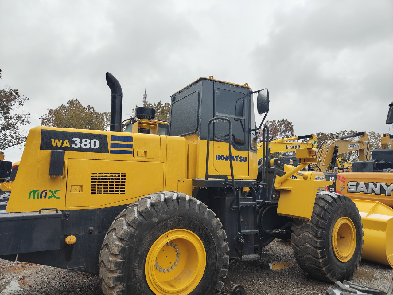 KOMATSU WA380-3 - Riteņu iekrāvējs: foto 3 KOMATSU WA380-3 - Riteņu iekrāvējs: foto 3