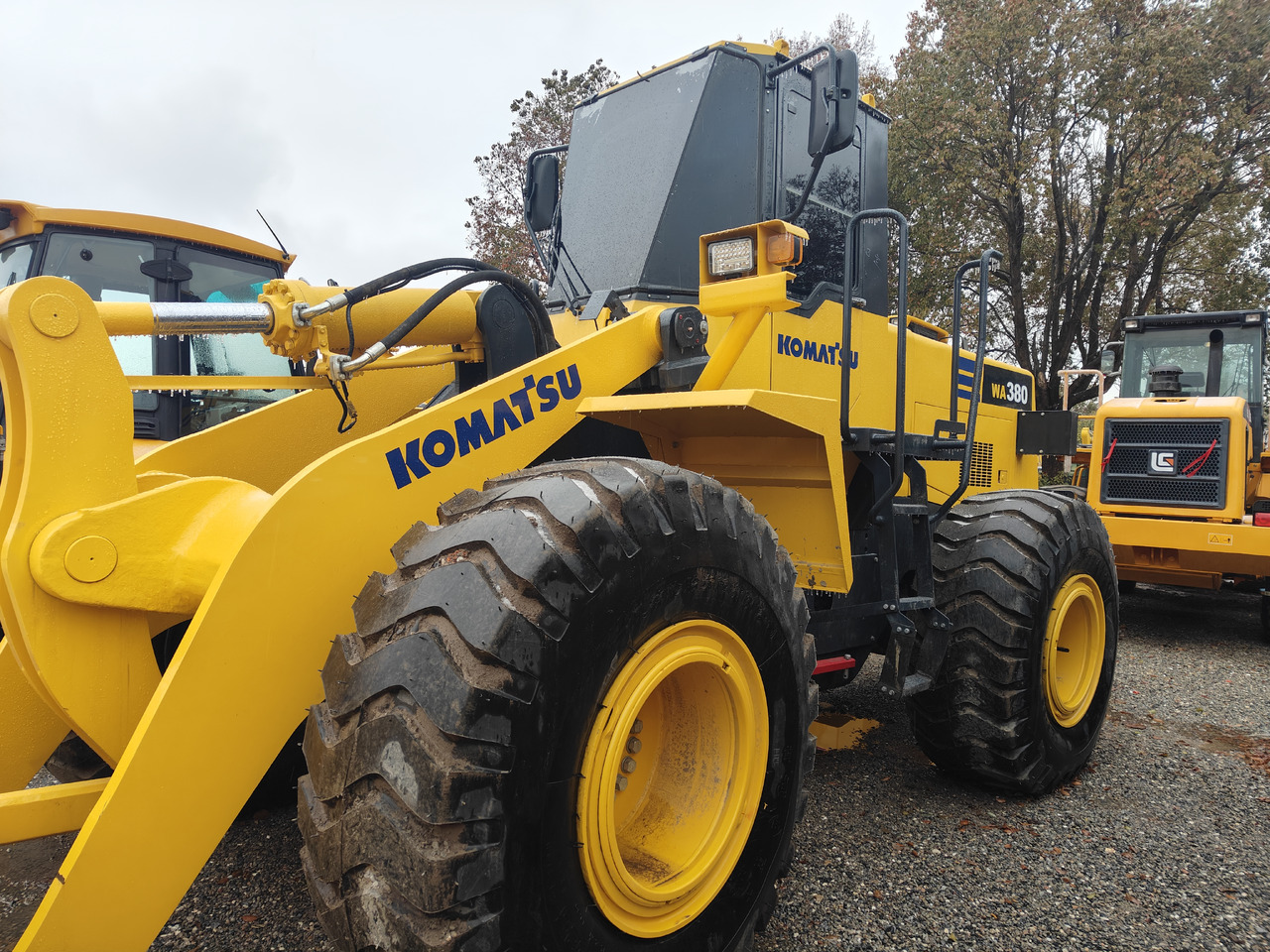 KOMATSU WA380-3 - Riteņu iekrāvējs: foto 4 KOMATSU WA380-3 - Riteņu iekrāvējs: foto 4
