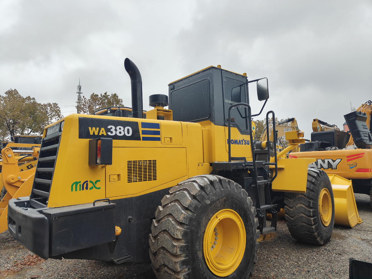 KOMATSU WA380-3 - Riteņu iekrāvējs: foto 2 KOMATSU WA380-3 - Riteņu iekrāvējs: foto 2