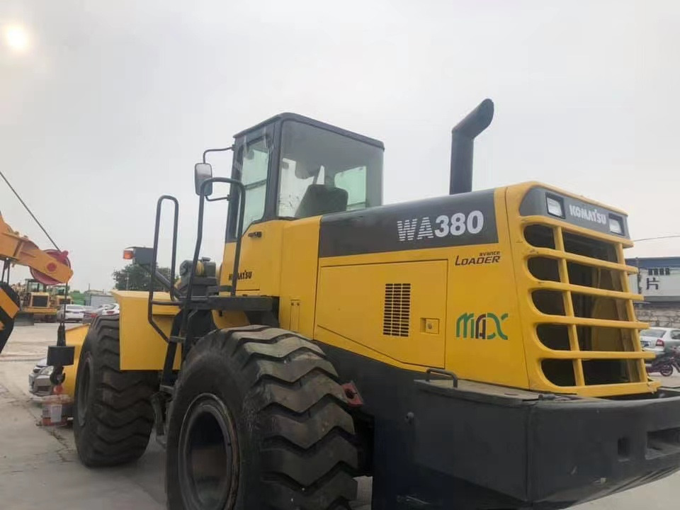 KOMATSU WA380-3 - Riteņu iekrāvējs: foto 2 KOMATSU WA380-3 - Riteņu iekrāvējs: foto 2
