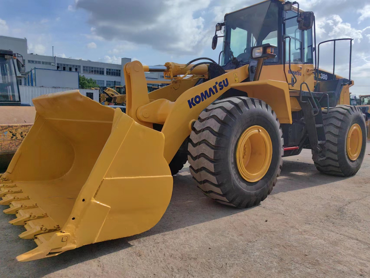 KOMATSU WA380-6 - Riteņu iekrāvējs: foto 5 KOMATSU WA380-6 - Riteņu iekrāvējs: foto 5
