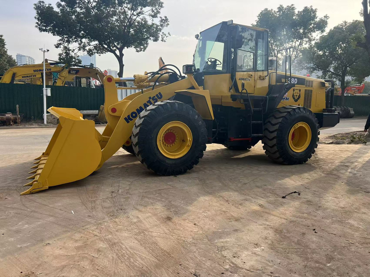 KOMATSU WA380-6 - Riteņu iekrāvējs: foto 4 KOMATSU WA380-6 - Riteņu iekrāvējs: foto 4