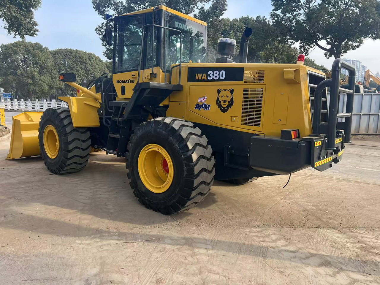 KOMATSU WA380-6 - Riteņu iekrāvējs: foto 3 KOMATSU WA380-6 - Riteņu iekrāvējs: foto 3