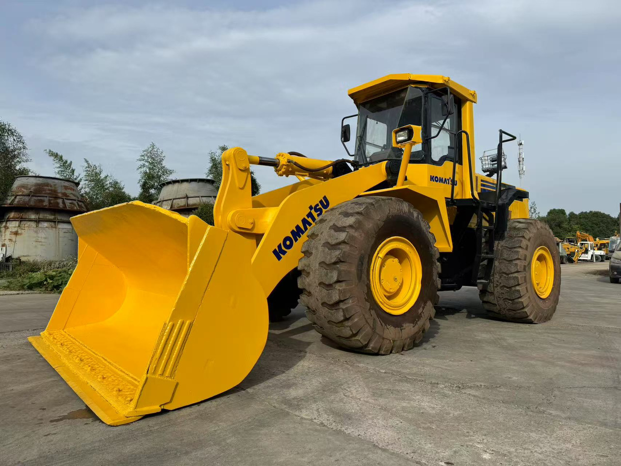 KOMATSU WA470-3 - Riteņu iekrāvējs: foto 4 KOMATSU WA470-3 - Riteņu iekrāvējs: foto 4