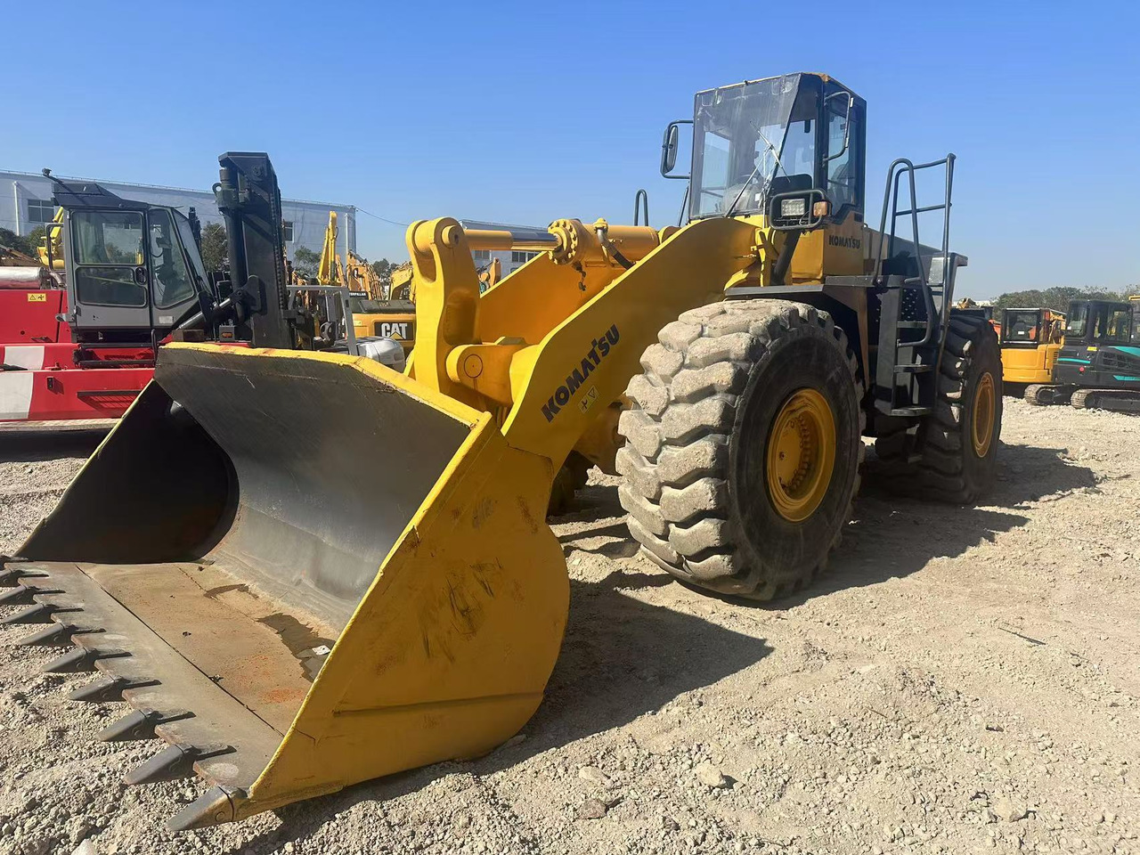 KOMATSU WA500-3 - Riteņu iekrāvējs: foto 4 KOMATSU WA500-3 - Riteņu iekrāvējs: foto 4