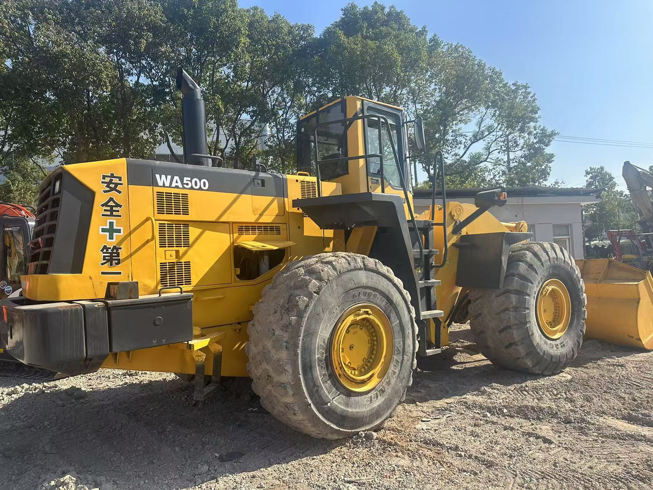 KOMATSU WA500-3 - Riteņu iekrāvējs: foto 3 KOMATSU WA500-3 - Riteņu iekrāvējs: foto 3