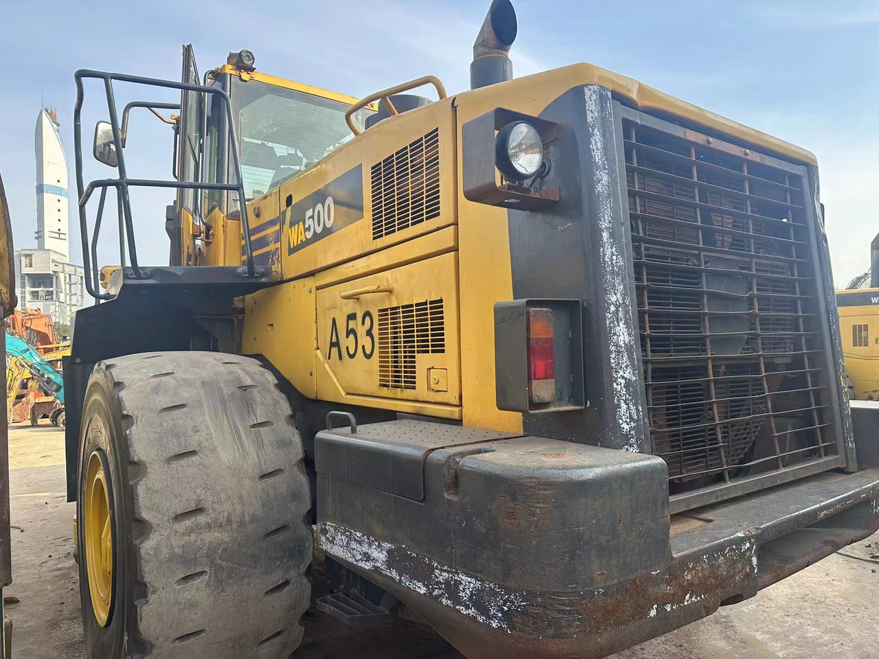 KOMATSU WA500-3 - Riteņu iekrāvējs: foto 3 KOMATSU WA500-3 - Riteņu iekrāvējs: foto 3