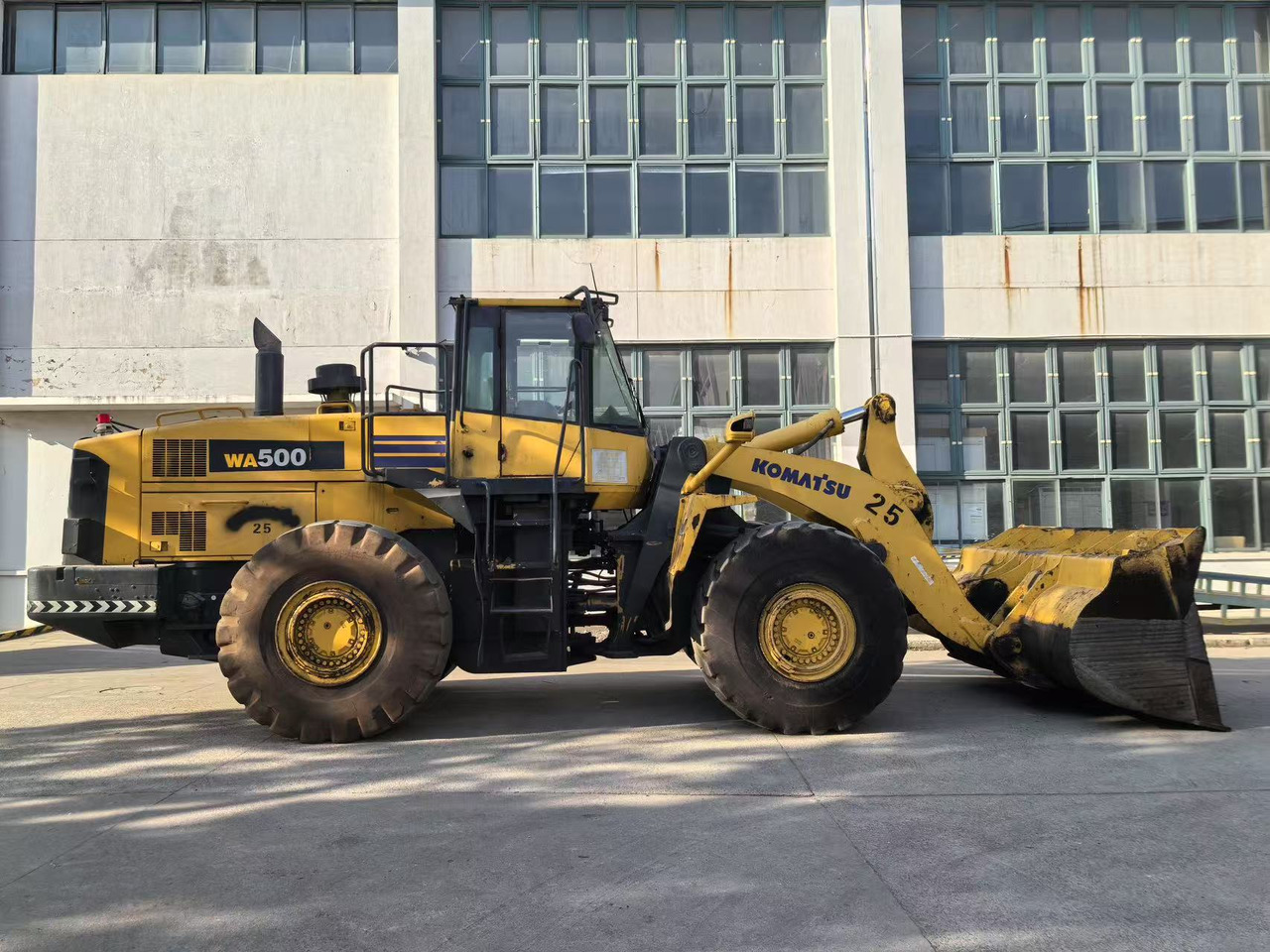 KOMATSU WA500-6 - Riteņu iekrāvējs: foto 1 KOMATSU WA500-6 - Riteņu iekrāvējs: foto 1