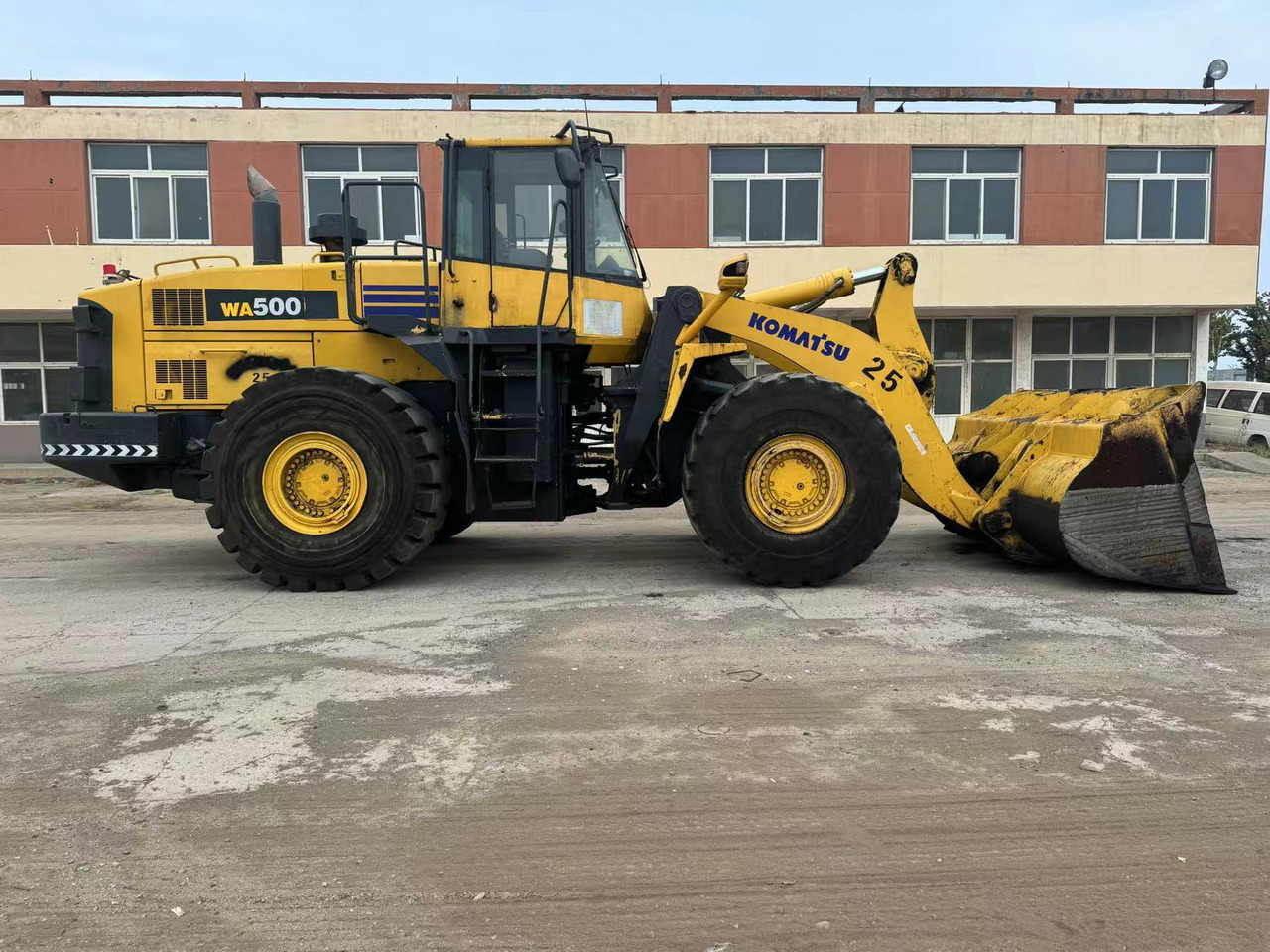 KOMATSU WA500-6 - Riteņu iekrāvējs: foto 1 KOMATSU WA500-6 - Riteņu iekrāvējs: foto 1