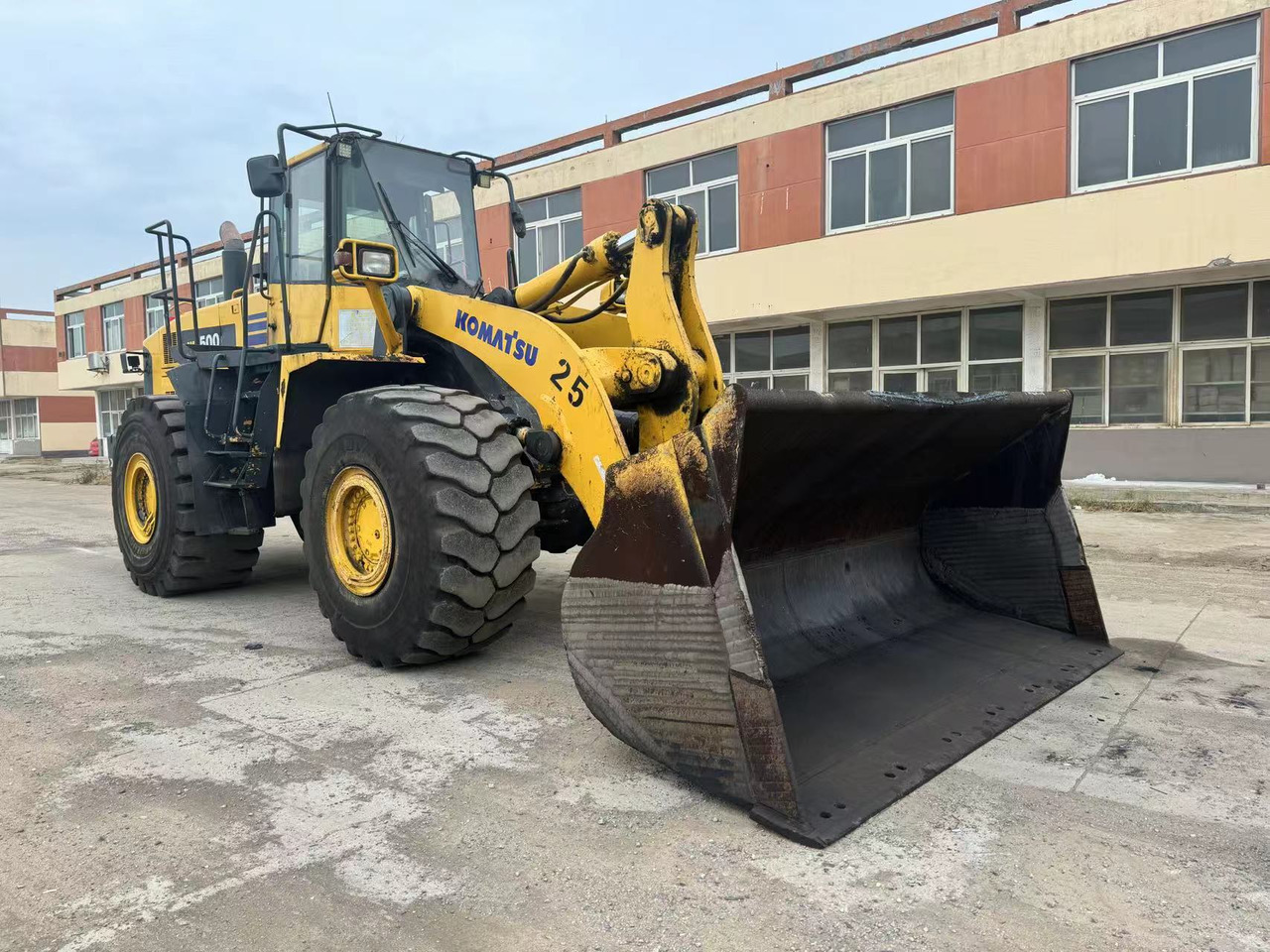 KOMATSU WA500-6 - Riteņu iekrāvējs: foto 5 KOMATSU WA500-6 - Riteņu iekrāvējs: foto 5