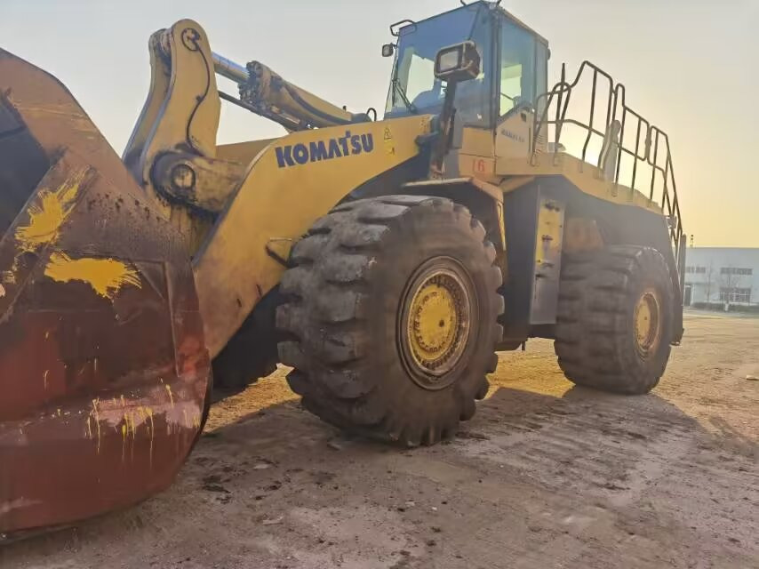 KOMATSU WA600-6 - Riteņu iekrāvējs: foto 2 KOMATSU WA600-6 - Riteņu iekrāvējs: foto 2