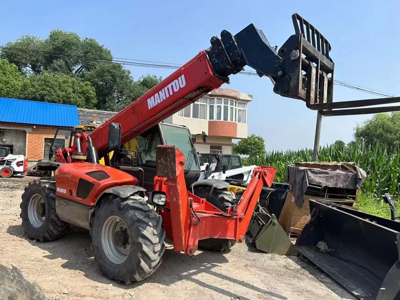 MANITOU MT1740SLT - Teleskopiskais iekrāvējs: foto 1 MANITOU MT1740SLT - Teleskopiskais iekrāvējs: foto 1