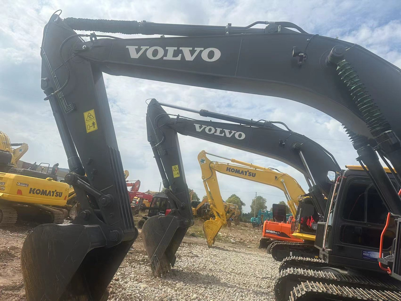 VOLVO EC240 - Kāpurķēžu ekskavators: foto 4 VOLVO EC240 - Kāpurķēžu ekskavators: foto 4