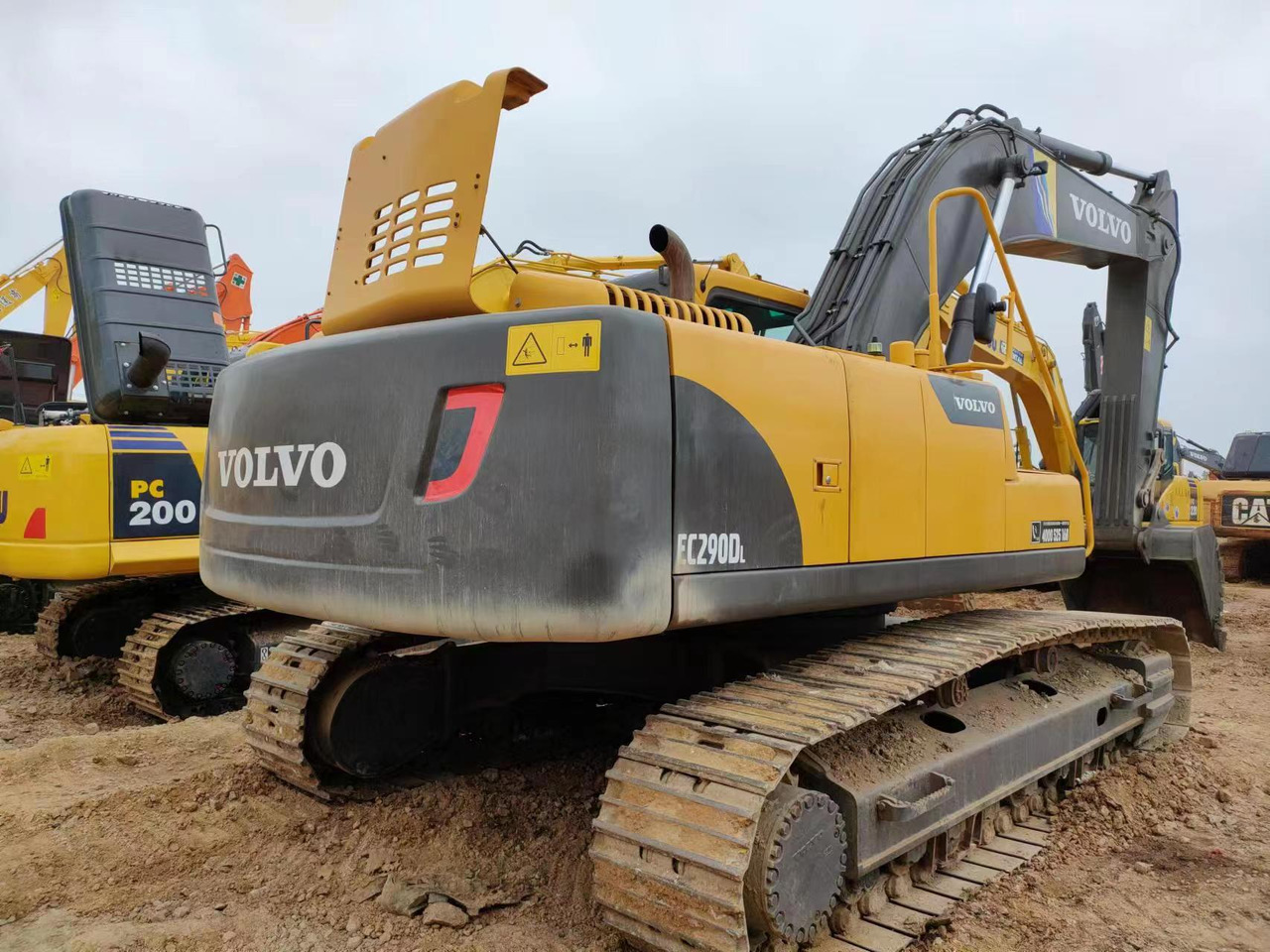 VOLVO EC290 - Kāpurķēžu ekskavators: foto 1 VOLVO EC290 - Kāpurķēžu ekskavators: foto 1