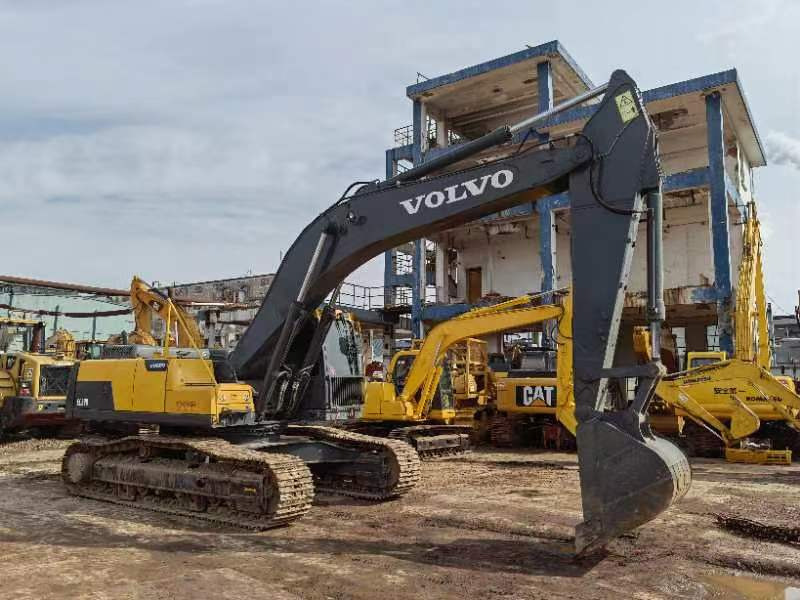 VOLVO EC290 - Kāpurķēžu ekskavators: foto 1 VOLVO EC290 - Kāpurķēžu ekskavators: foto 1