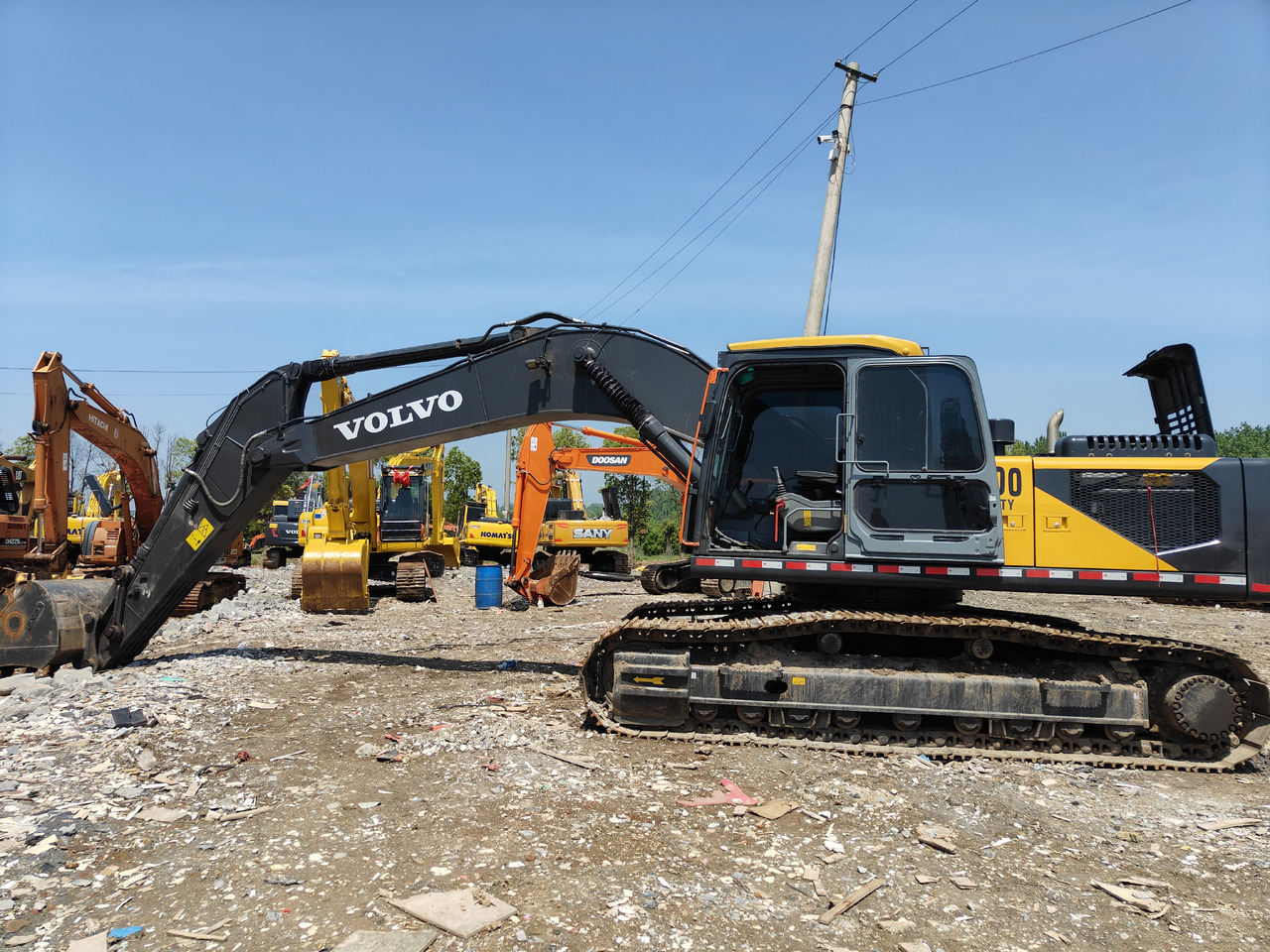 VOLVO EC300 - Kāpurķēžu ekskavators: foto 1 VOLVO EC300 - Kāpurķēžu ekskavators: foto 1