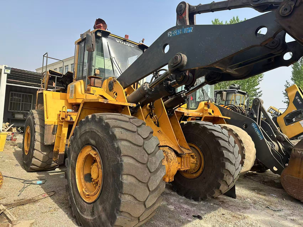 VOLVO L220F - Riteņu iekrāvējs: foto 2 VOLVO L220F - Riteņu iekrāvējs: foto 2
