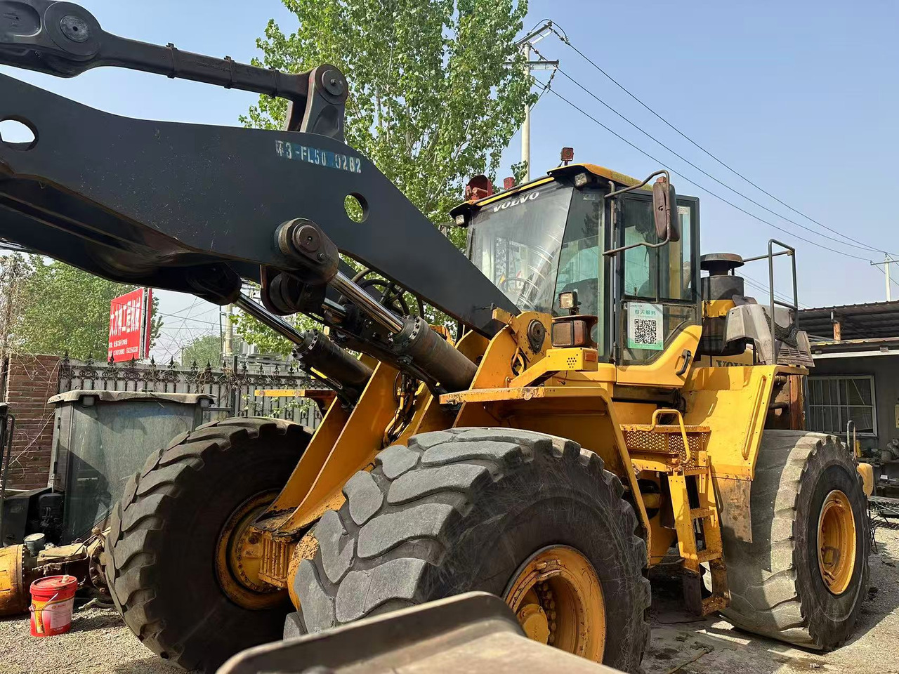 VOLVO L220F - Riteņu iekrāvējs: foto 1 VOLVO L220F - Riteņu iekrāvējs: foto 1