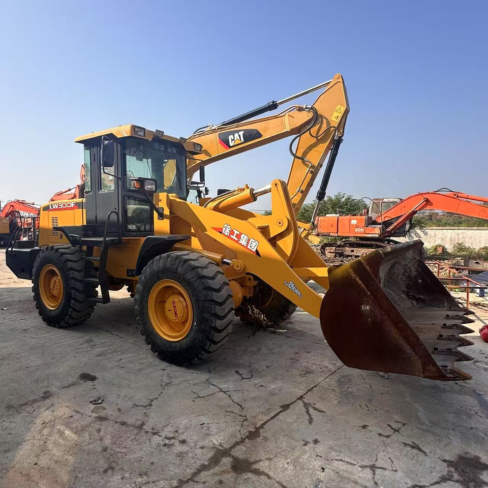 XCMG LW300F - Riteņu iekrāvējs: foto 2 XCMG LW300F - Riteņu iekrāvējs: foto 2