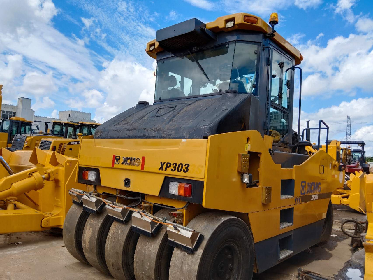 XCMG XP303 - Ceļu veltnis: foto 1 XCMG XP303 - Ceļu veltnis: foto 1