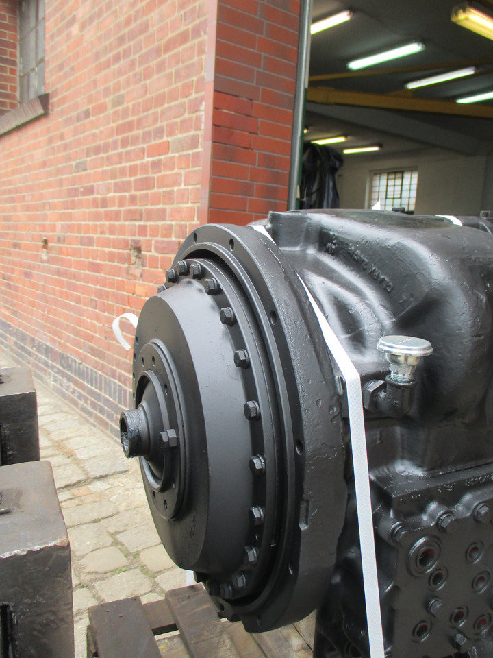 Skrzynia biegów Clark Hurth - Pārnesumkārba - Celtniecības tehnika: foto 2 Skrzynia biegów Clark Hurth - Pārnesumkārba - Celtniecības tehnika: foto 2