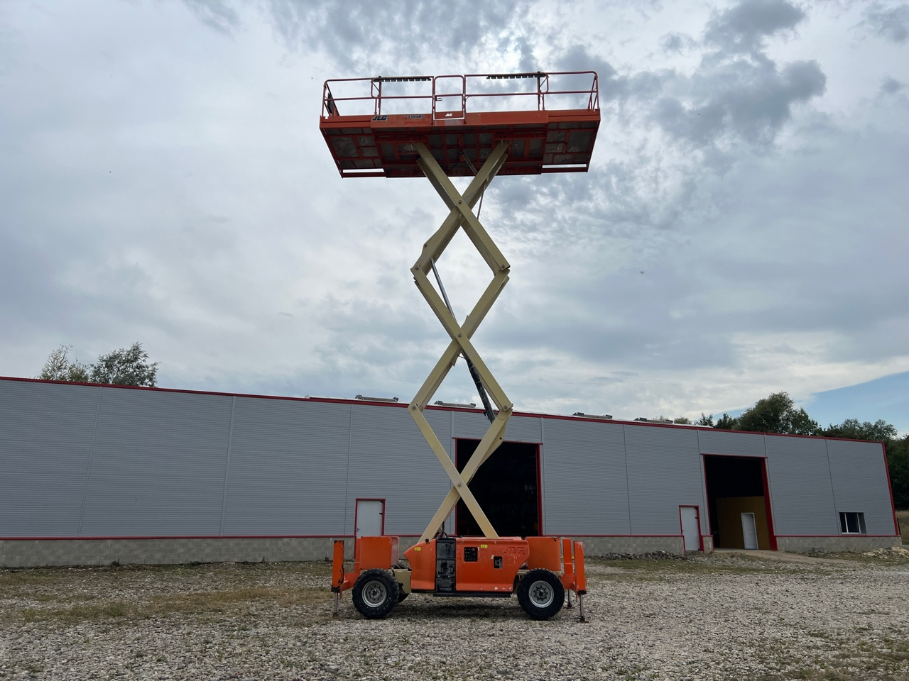 JLG 3394RT - Šķērveida pacēlājs: foto 2 JLG 3394RT - Šķērveida pacēlājs: foto 2