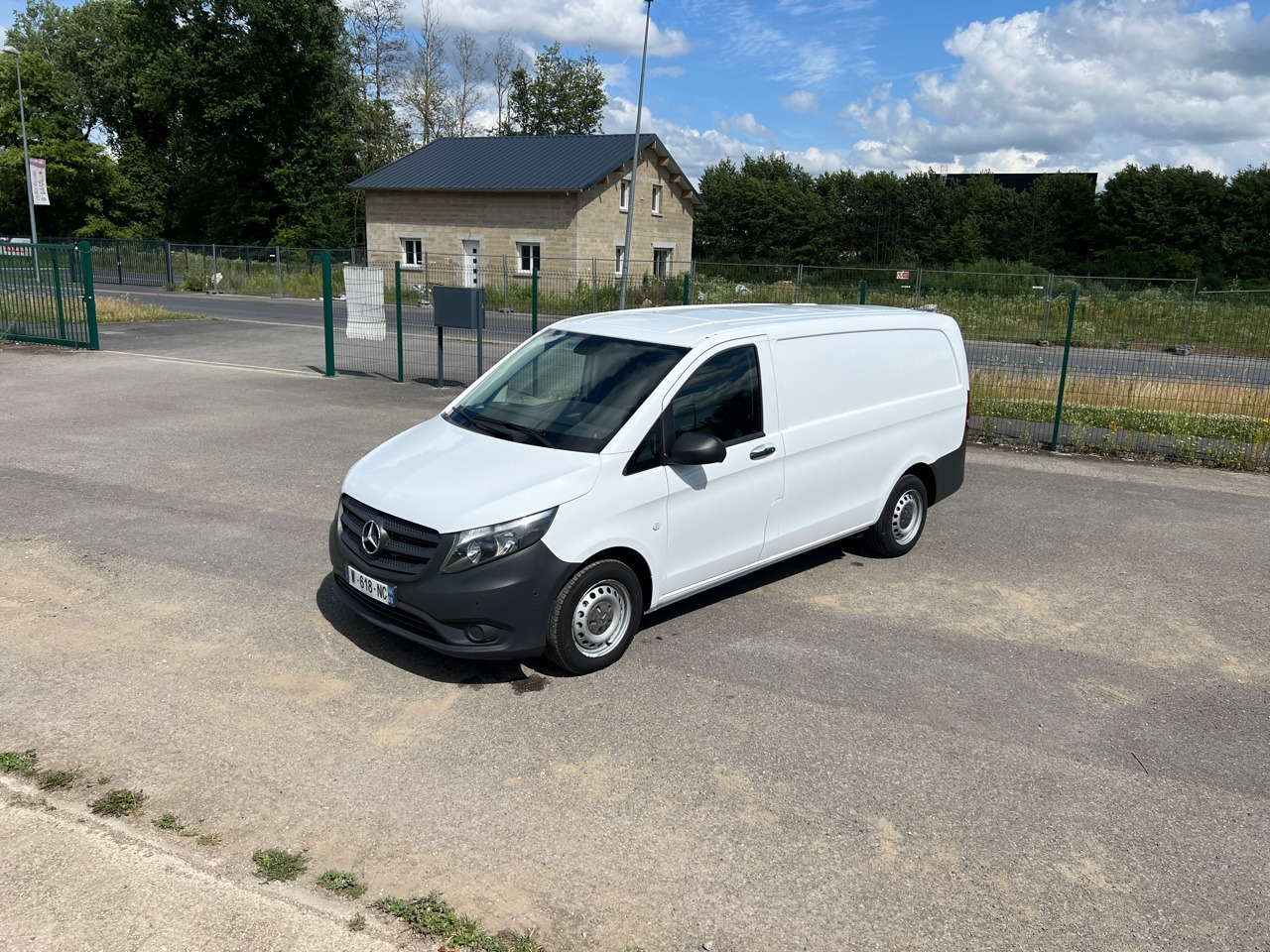 MERCEDES-BENZ VITO 109 Fourgon 1.6 BlueTEC Long Utilitaire - Kravas mikroautobuss: foto 1 MERCEDES-BENZ VITO 109 Fourgon 1.6 BlueTEC Long Utilitaire - Kravas mikroautobuss: foto 1