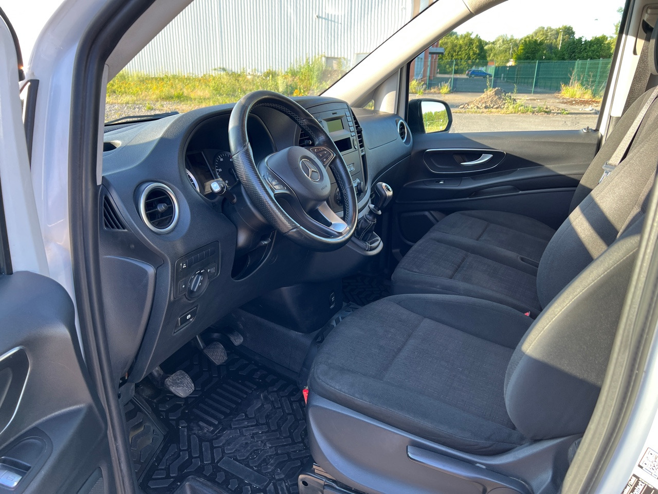 MERCEDES-BENZ VITO 109 Fourgon 1.6 BlueTEC Long Utilitaire - Kravas mikroautobuss: foto 3 MERCEDES-BENZ VITO 109 Fourgon 1.6 BlueTEC Long Utilitaire - Kravas mikroautobuss: foto 3