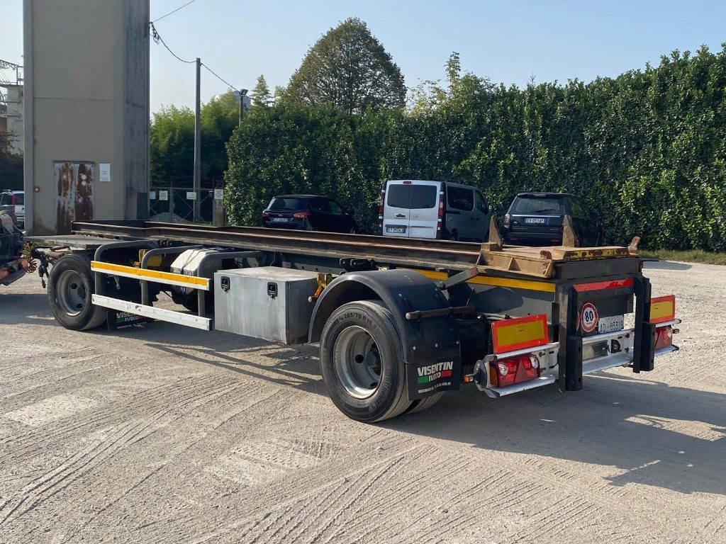 CARDI RIMORCHIO CARDI SCARRABILE PNEUMATICO - Multilift/ Būvgružu konteinera piekabe: foto 2 CARDI RIMORCHIO CARDI SCARRABILE PNEUMATICO - Multilift/ Būvgružu konteinera piekabe: foto 2