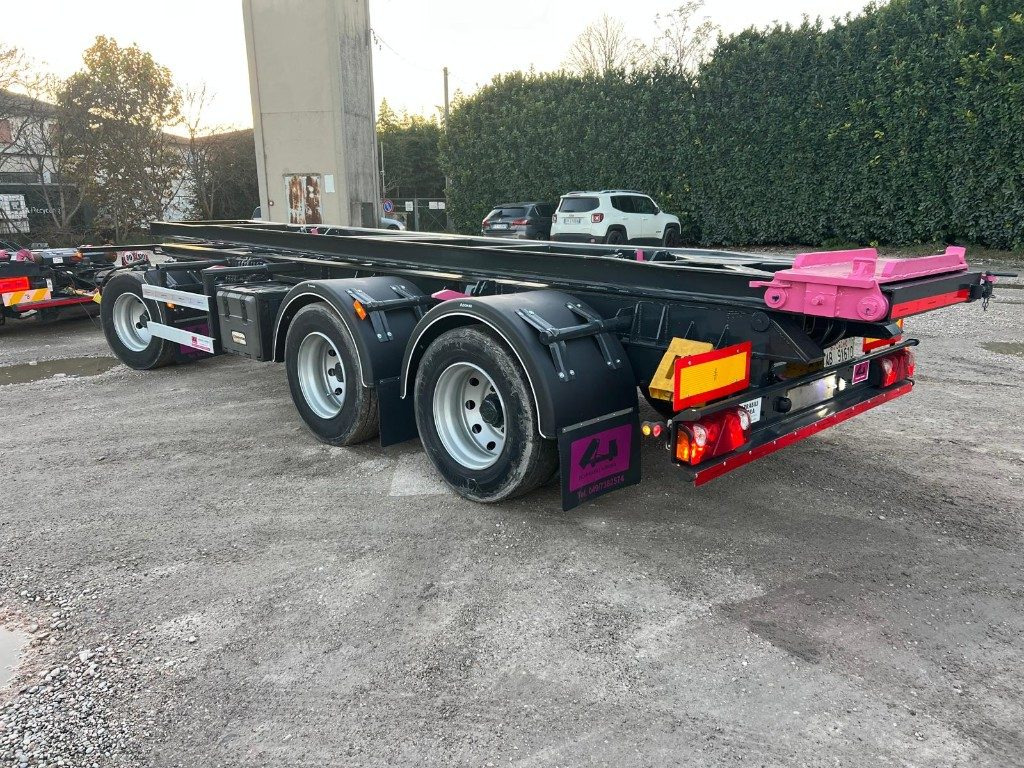 CARDI RIMORCHIO CARDI SCARRABILE RIBALTABILE - Multilift/ Būvgružu konteinera piekabe: foto 2 CARDI RIMORCHIO CARDI SCARRABILE RIBALTABILE - Multilift/ Būvgružu konteinera piekabe: foto 2