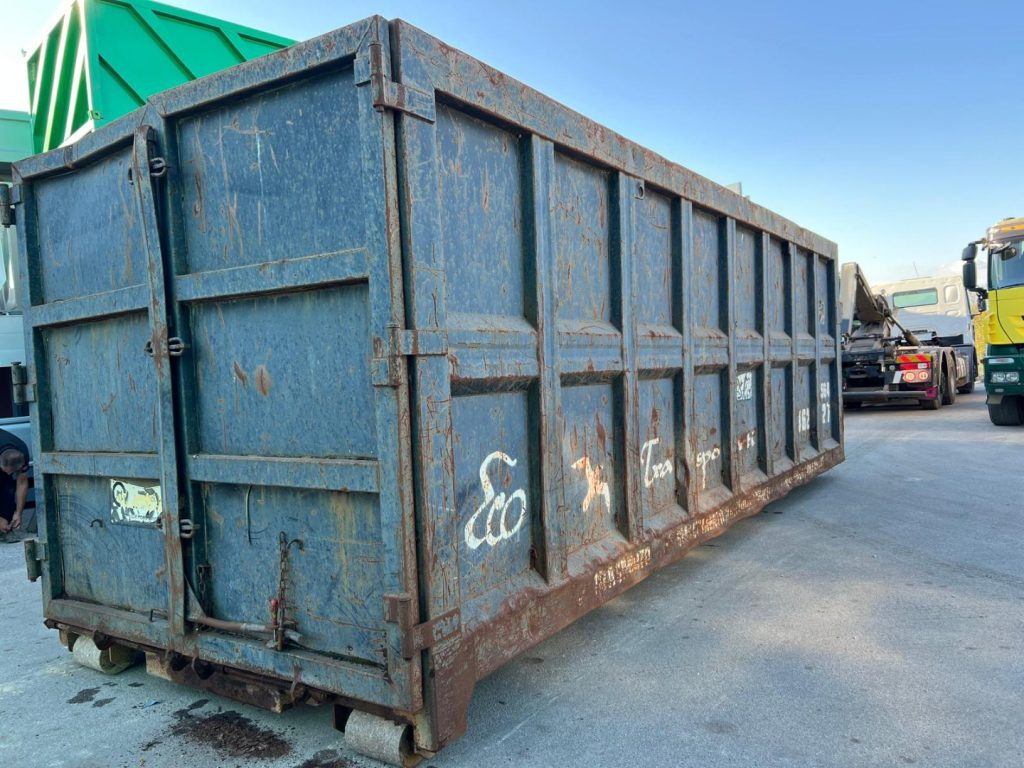 CONTAINER SCARRABILE USATO A CIELO APERTO - Huka konteiners: foto 4 CONTAINER SCARRABILE USATO A CIELO APERTO - Huka konteiners: foto 4