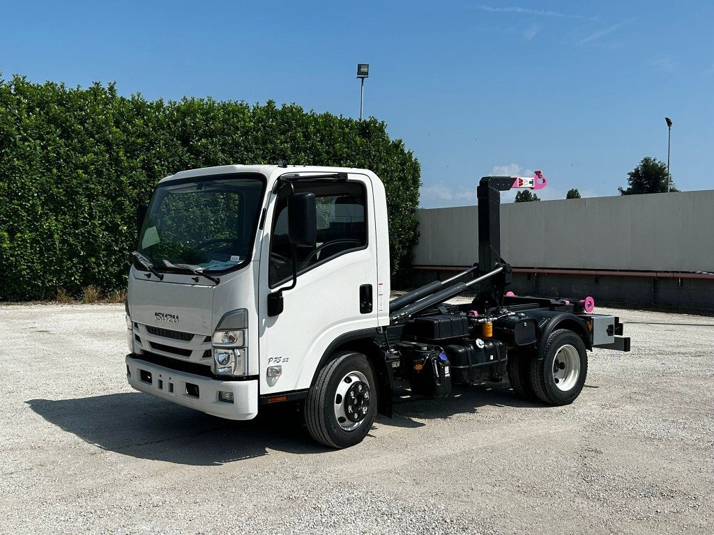 ISUZU P75 NUOVO SCARRABILE - Pacēlājs ar āķi: foto 1 ISUZU P75 NUOVO SCARRABILE - Pacēlājs ar āķi: foto 1
