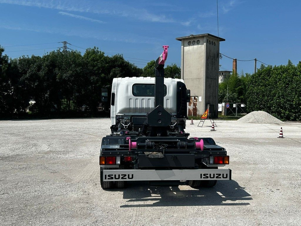 ISUZU P75 NUOVO SCARRABILE - Pacēlājs ar āķi: foto 4 ISUZU P75 NUOVO SCARRABILE - Pacēlājs ar āķi: foto 4