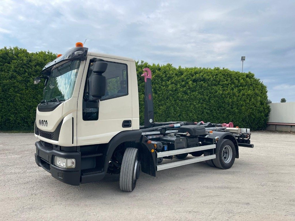 IVECO EUROCARGO 120E22 SCARRABILE - Pacēlājs ar āķi: foto 1 IVECO EUROCARGO 120E22 SCARRABILE - Pacēlājs ar āķi: foto 1
