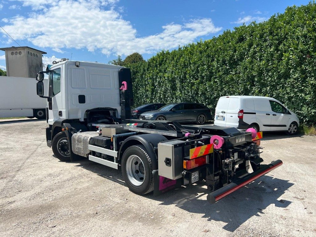 IVECO EUROCARGO 120E28 CON SCARRABILE NUOVO - Pacēlājs ar āķi: foto 3 IVECO EUROCARGO 120E28 CON SCARRABILE NUOVO - Pacēlājs ar āķi: foto 3